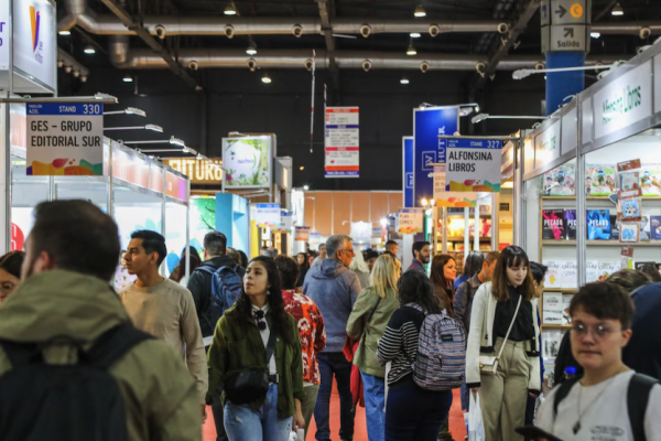 Super finde en la Feria del Libro: bestsellers, influencers, Borges, política y pensamiento trans